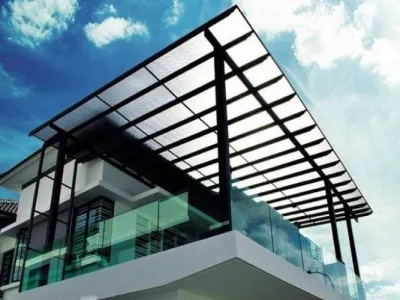 Nên làm mái che sân thượng bằng gì? Tư vấn từ chuyên gia Long Phát