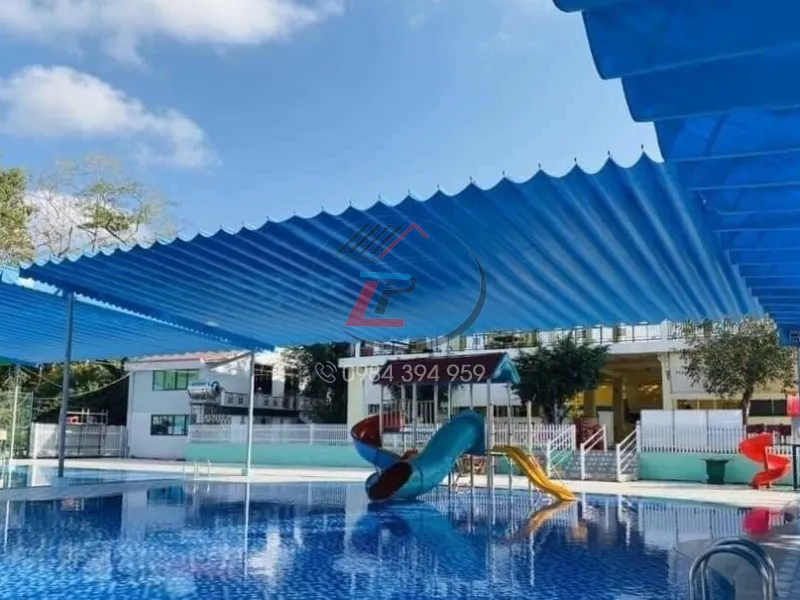 Mái xếp lượn sóng hồ bơi