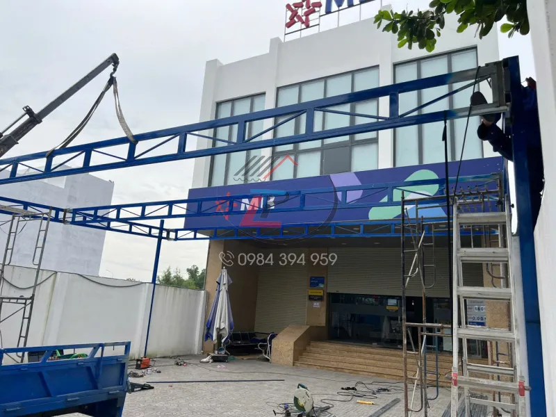 Lắp đặt thi công khung sườn mái che cho ngân hàng MB tại Long Điền