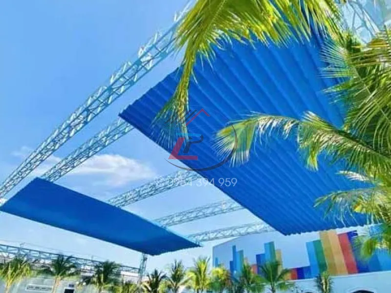 Mái xếp lượn sóng che hồ bơi tại Vũng Tàu