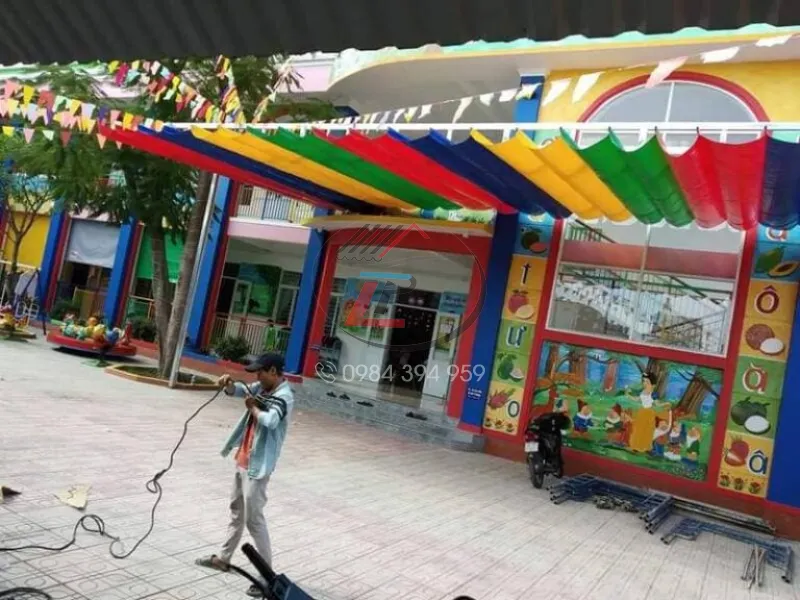 Mái che cho trường học